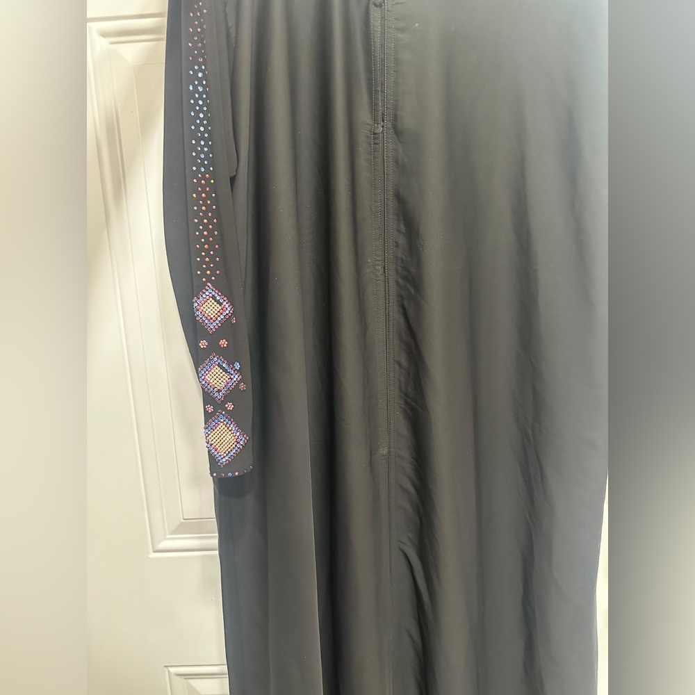 Black Abaya with embroidery on sleeves XL